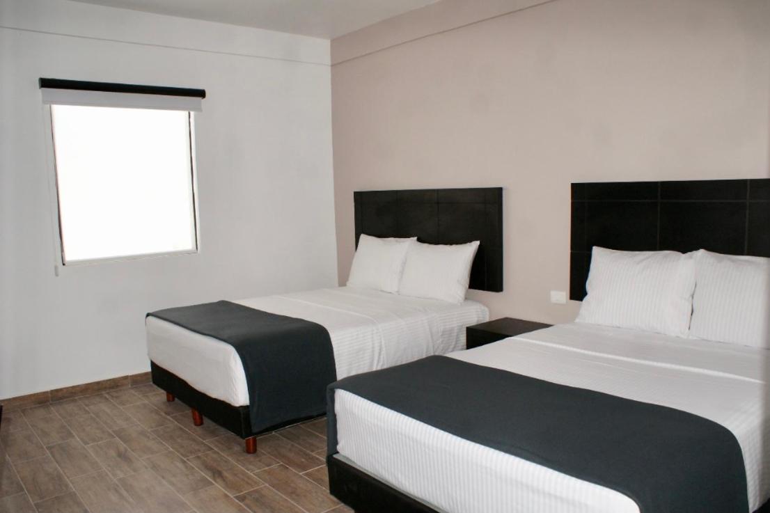 Hotel Capital Frontera Monclova Esterno foto